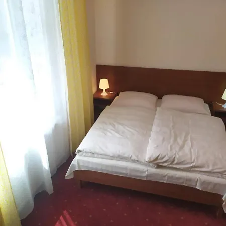 Na Skraju Quarto em Acomodações Particulares *